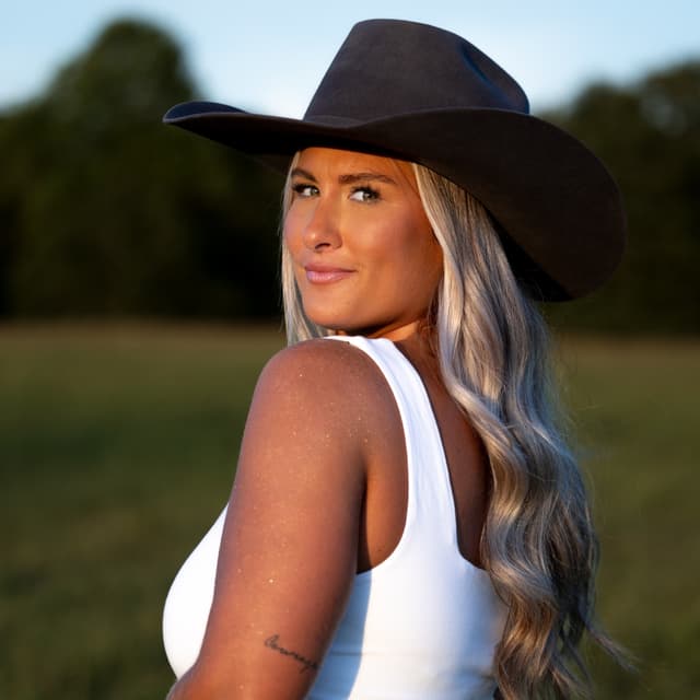 Deluxe Biweekly Tan at Studio Haze in Knoxville, TN